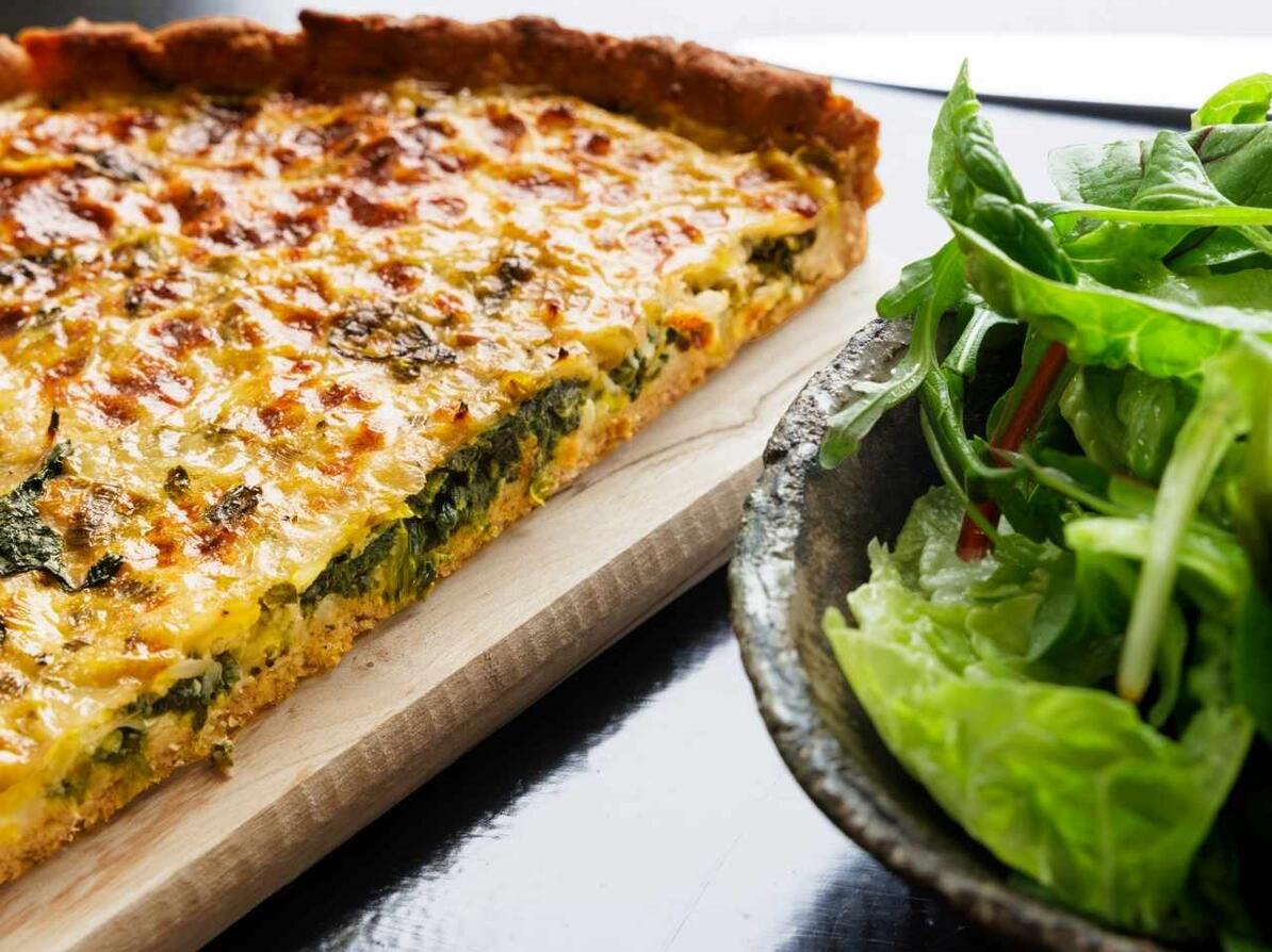 Tærte med grønt i skål